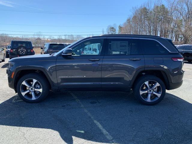 new 2025 Jeep Grand Cherokee car, priced at $49,563