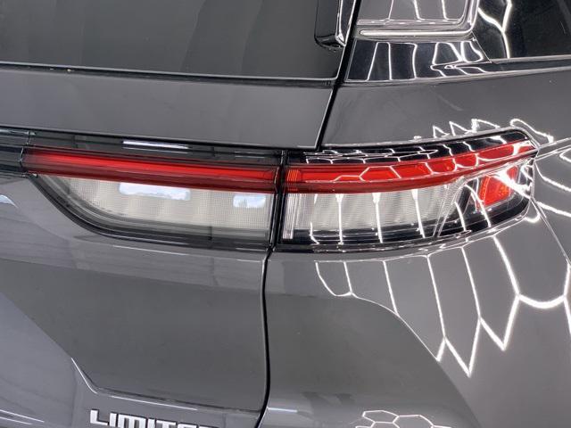 new 2025 Jeep Grand Cherokee car, priced at $52,016