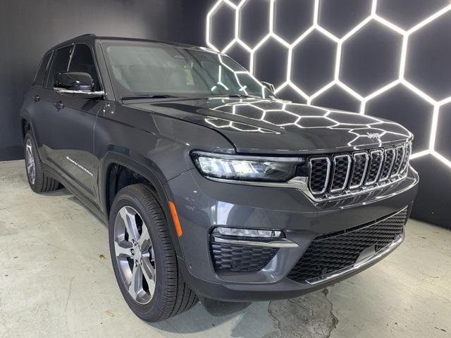 new 2025 Jeep Grand Cherokee car, priced at $52,016