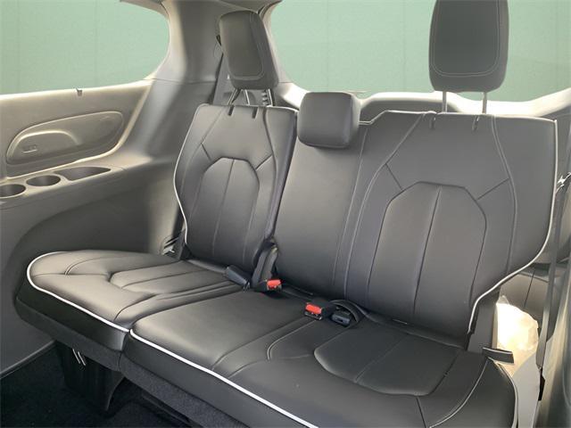 new 2024 Chrysler Pacifica car, priced at $51,622