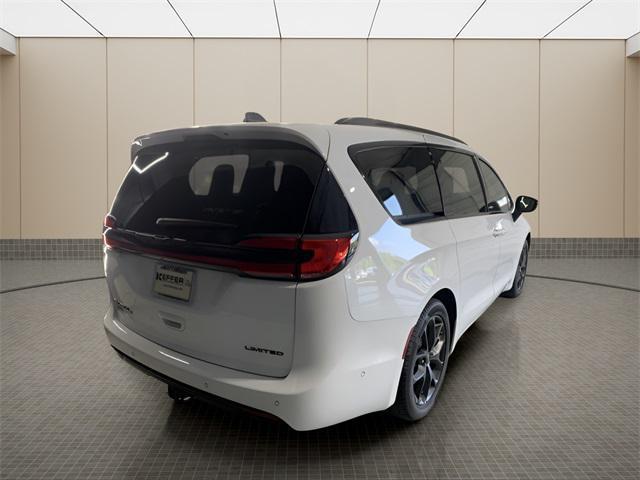 new 2024 Chrysler Pacifica car, priced at $51,622
