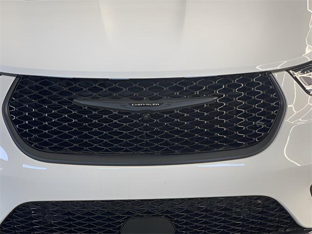 new 2024 Chrysler Pacifica car, priced at $51,622