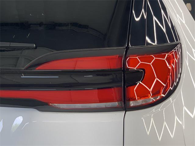 new 2024 Chrysler Pacifica car, priced at $51,622