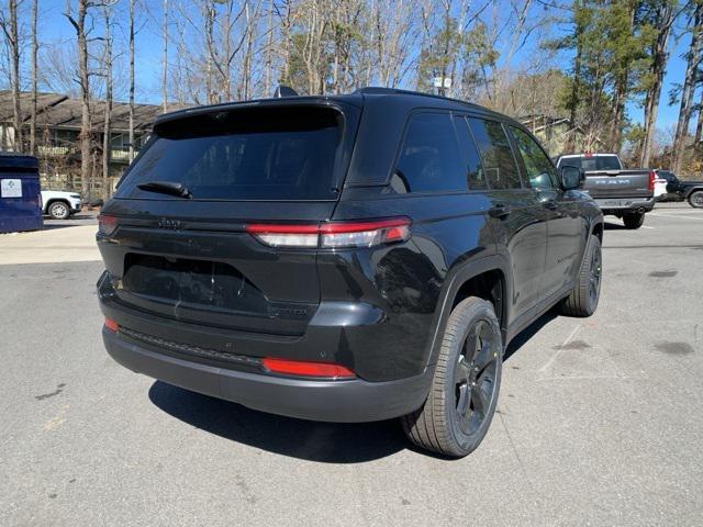 new 2025 Jeep Grand Cherokee car, priced at $49,649