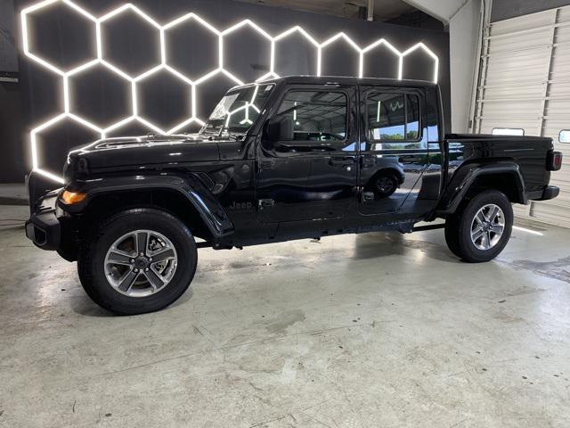 new 2024 Jeep Gladiator car, priced at $47,841