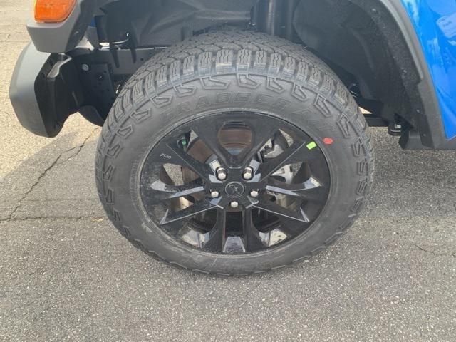 new 2025 Jeep Gladiator car, priced at $42,075