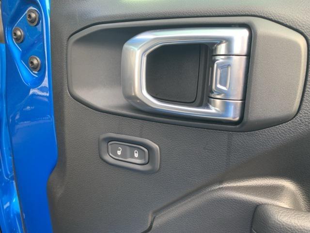 new 2025 Jeep Gladiator car, priced at $42,075
