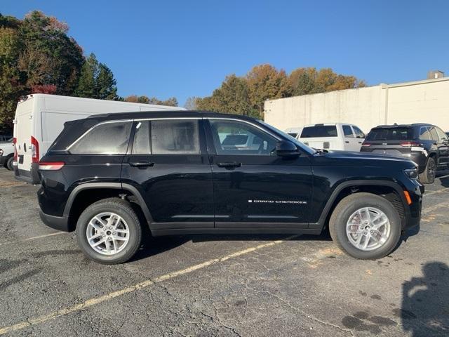 new 2025 Jeep Grand Cherokee car, priced at $38,970