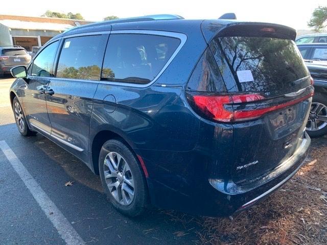 new 2025 Chrysler Pacifica Hybrid car, priced at $53,851