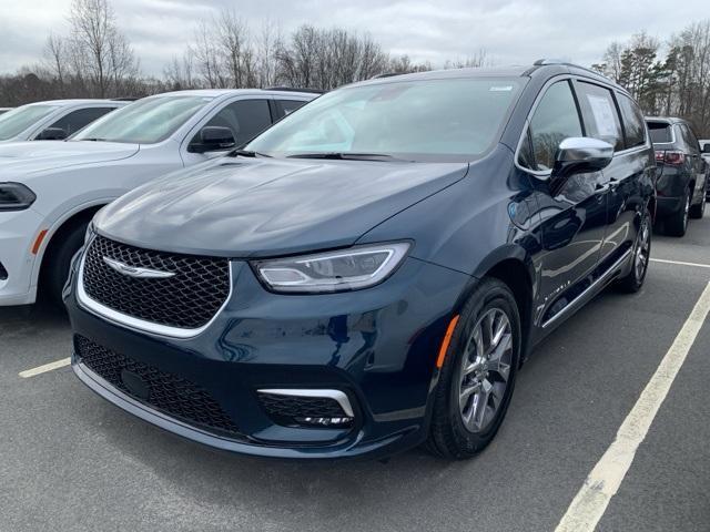 new 2025 Chrysler Pacifica Hybrid car, priced at $53,851