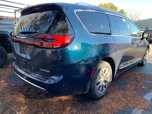 new 2025 Chrysler Pacifica Hybrid car, priced at $53,851