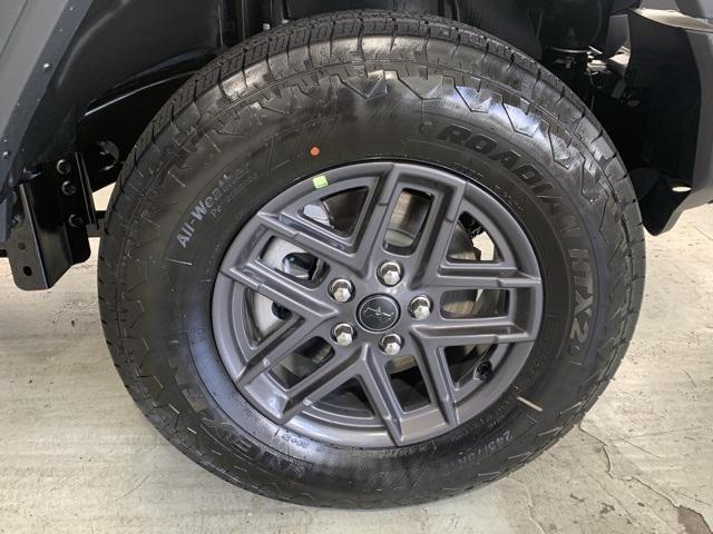 new 2025 Jeep Wrangler car, priced at $44,304