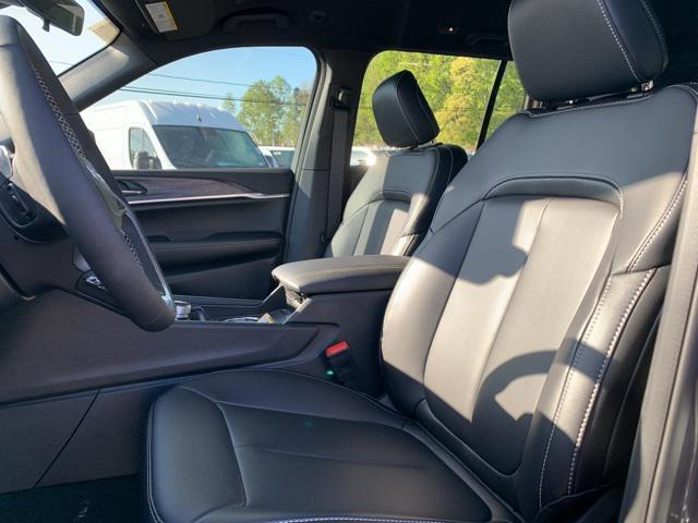new 2025 Jeep Grand Cherokee car, priced at $45,776