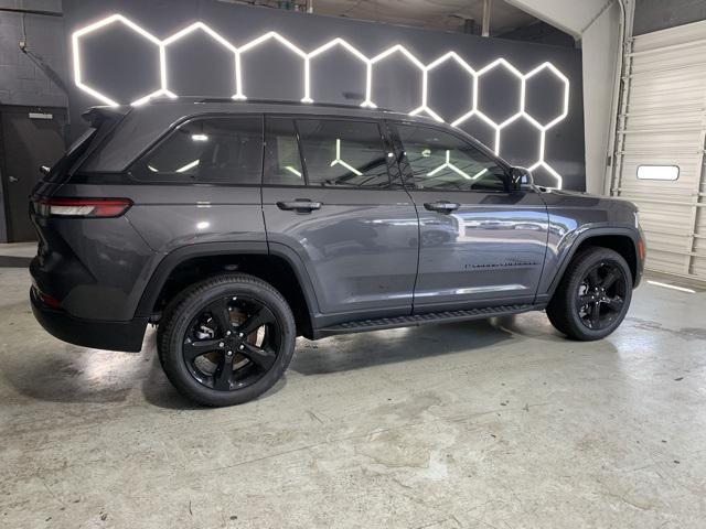 new 2025 Jeep Grand Cherokee car, priced at $45,776