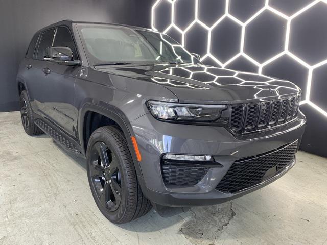 new 2025 Jeep Grand Cherokee car, priced at $45,776
