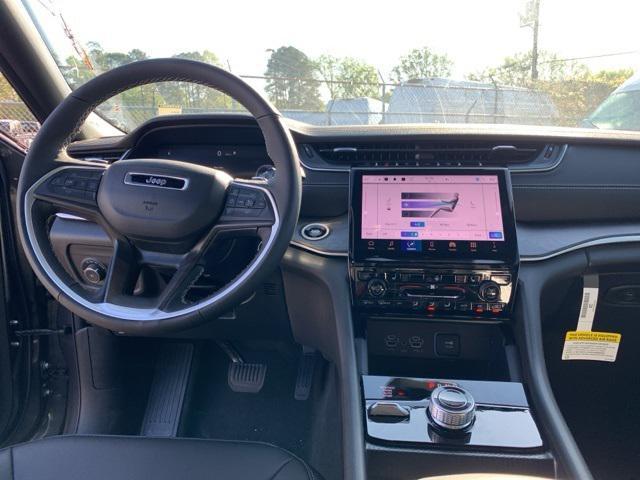 new 2025 Jeep Grand Cherokee car, priced at $45,776