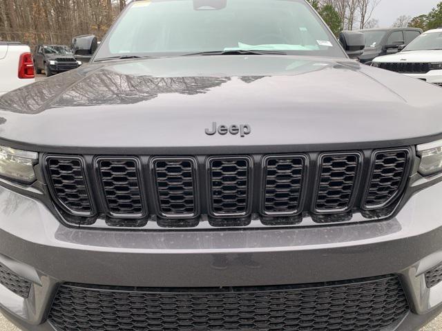 new 2025 Jeep Grand Cherokee car, priced at $44,006