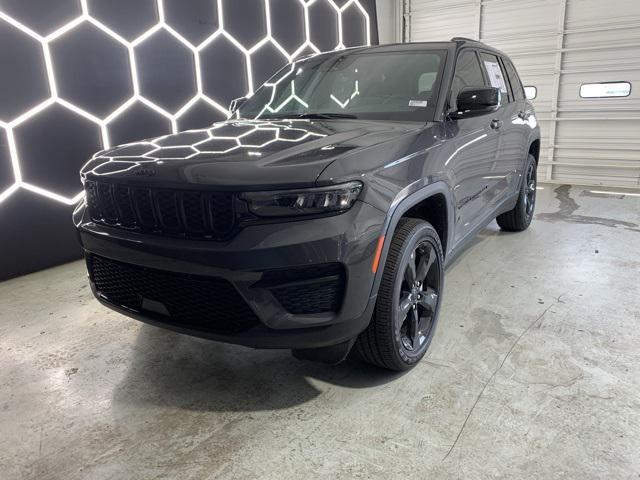new 2025 Jeep Grand Cherokee car, priced at $43,400