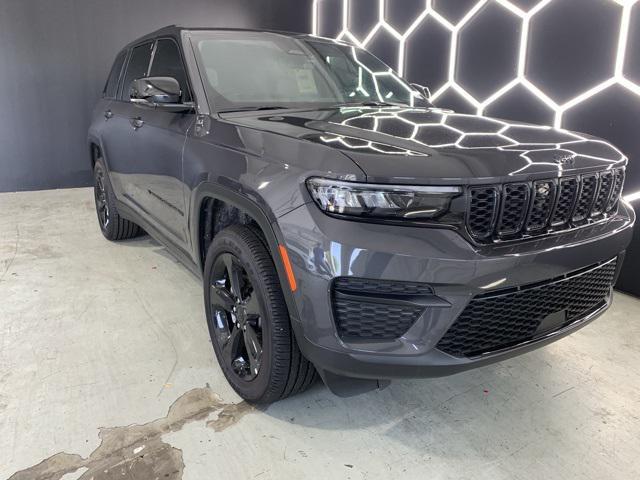 new 2025 Jeep Grand Cherokee car, priced at $43,400