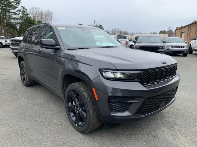 new 2025 Jeep Grand Cherokee car, priced at $44,006