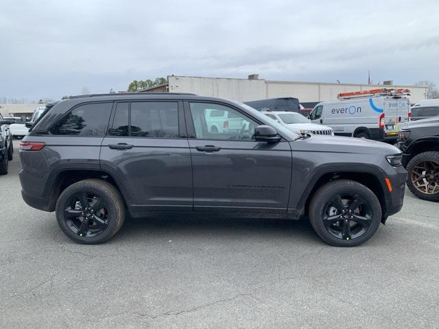 new 2025 Jeep Grand Cherokee car, priced at $44,006