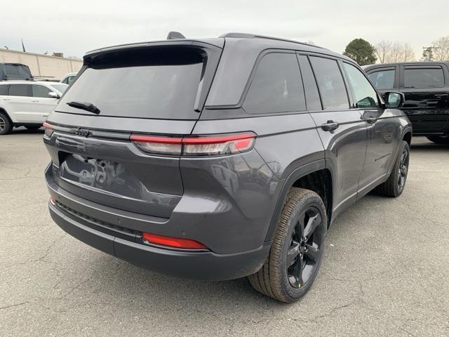 new 2025 Jeep Grand Cherokee car, priced at $44,006