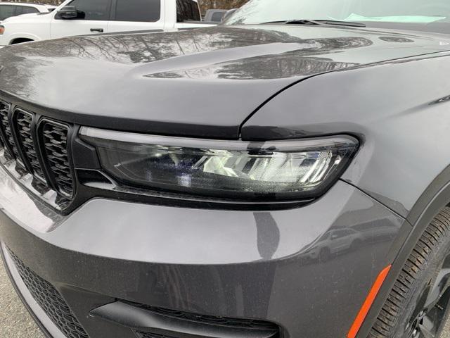 new 2025 Jeep Grand Cherokee car, priced at $44,006