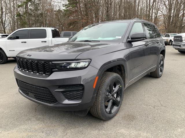 new 2025 Jeep Grand Cherokee car, priced at $44,006
