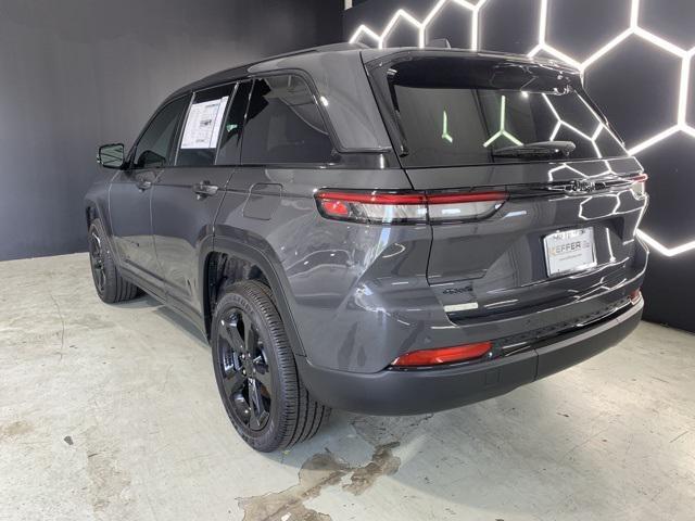 new 2025 Jeep Grand Cherokee car, priced at $43,400
