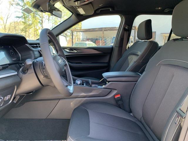 new 2025 Jeep Grand Cherokee car, priced at $43,620