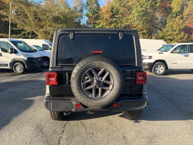 new 2025 Jeep Wrangler car, priced at $47,923