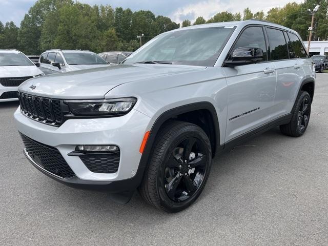 new 2025 Jeep Grand Cherokee car, priced at $50,955