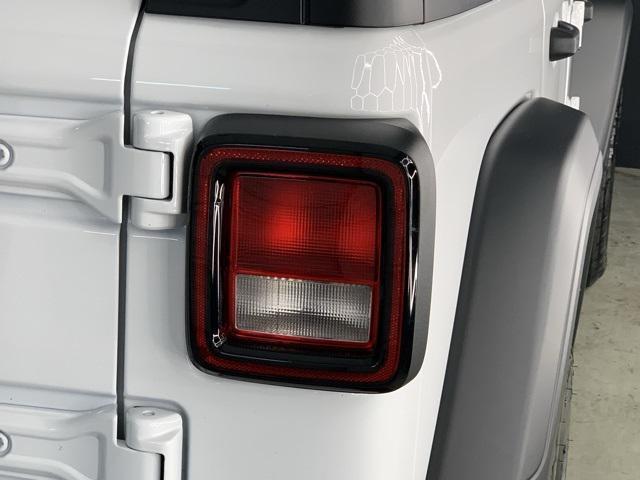 new 2025 Jeep Wrangler car, priced at $43,633