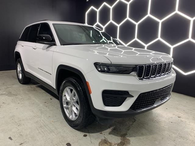 new 2025 Jeep Grand Cherokee car, priced at $38,539