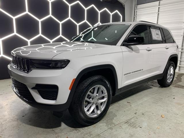 new 2025 Jeep Grand Cherokee car, priced at $38,539