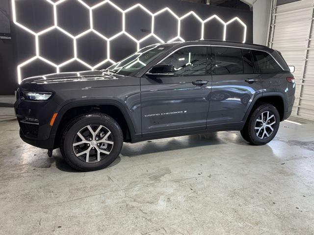 new 2025 Jeep Grand Cherokee car, priced at $47,616