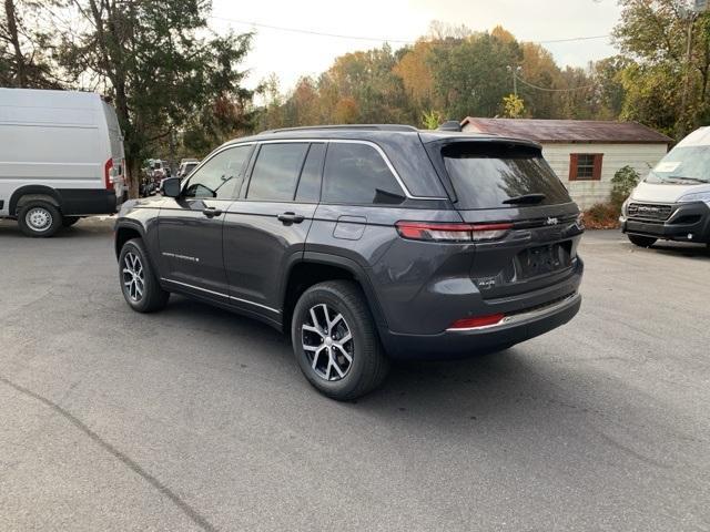 new 2025 Jeep Grand Cherokee car, priced at $48,230