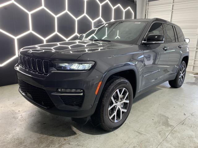 new 2025 Jeep Grand Cherokee car, priced at $47,616