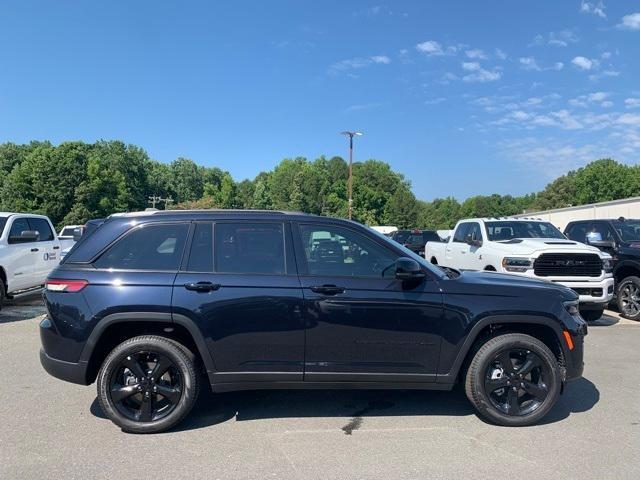 new 2024 Jeep Grand Cherokee car, priced at $47,377