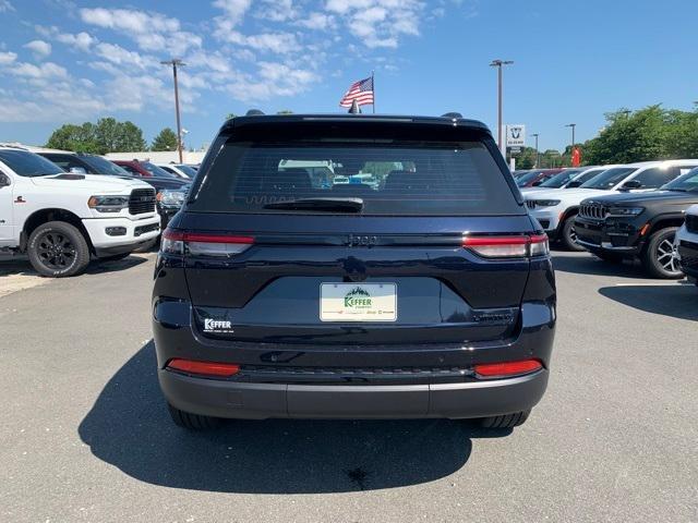 new 2024 Jeep Grand Cherokee car, priced at $47,377