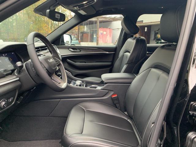 new 2024 Jeep Grand Cherokee L car, priced at $58,405