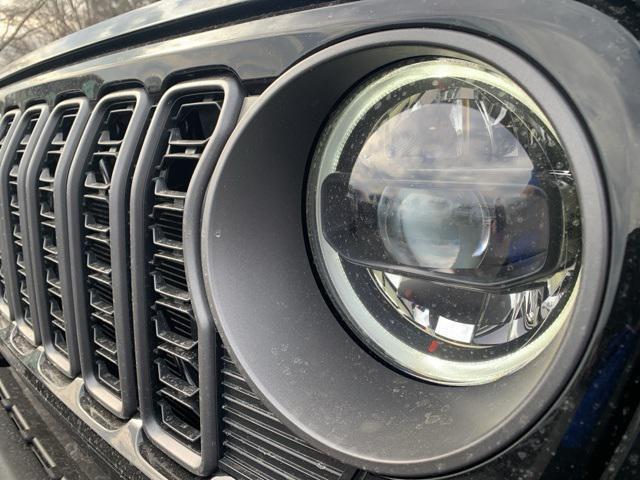 new 2025 Jeep Wrangler car, priced at $54,566