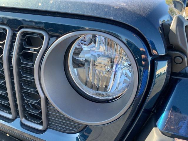new 2025 Jeep Gladiator car, priced at $42,630