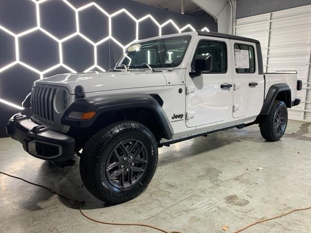 used 2023 Jeep Gladiator car, priced at $35,000