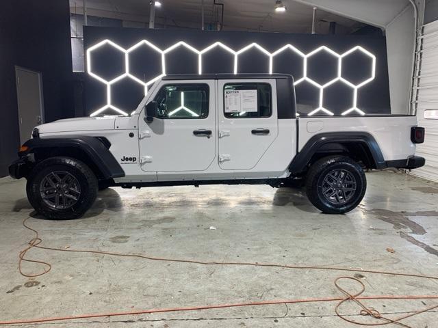 used 2023 Jeep Gladiator car, priced at $35,000