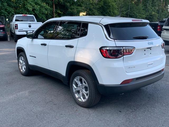 new 2024 Jeep Compass car, priced at $25,495