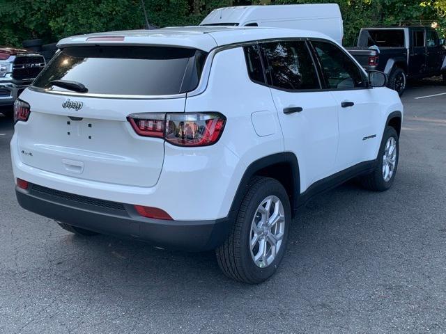 new 2024 Jeep Compass car, priced at $25,495