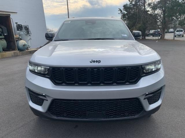 new 2025 Jeep Grand Cherokee car, priced at $52,382