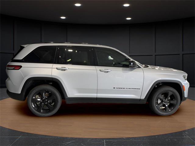 new 2025 Jeep Grand Cherokee car, priced at $48,924