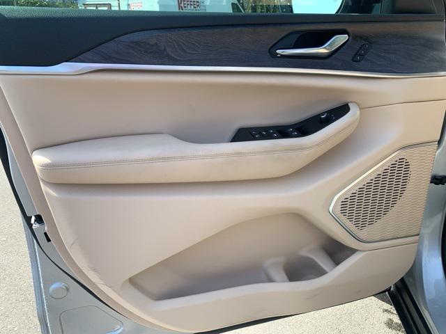 new 2025 Jeep Grand Cherokee car, priced at $48,999